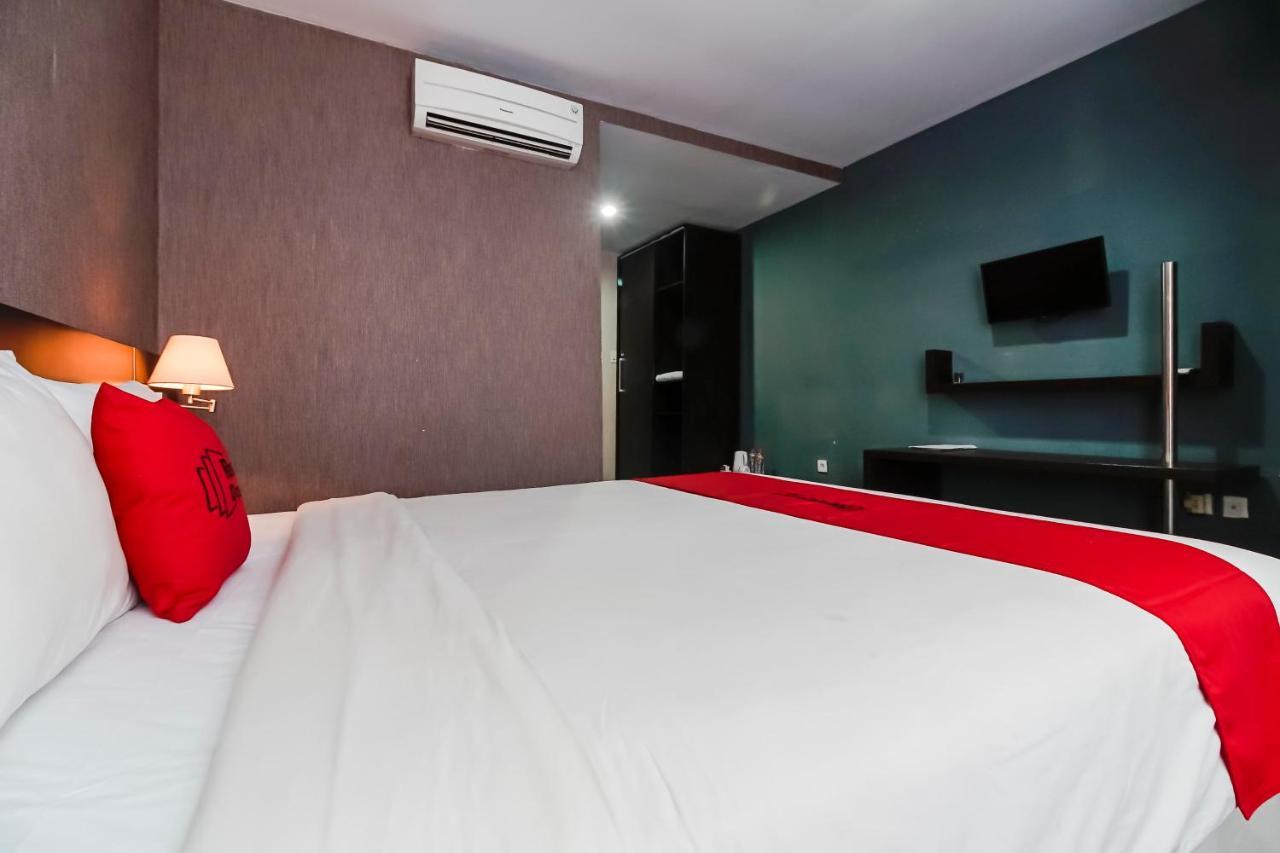 马卡萨 Reddoorz Premium Near Pantai Losari 2酒店 外观 照片