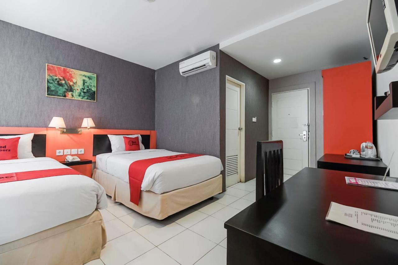 马卡萨 Reddoorz Premium Near Pantai Losari 2酒店 外观 照片