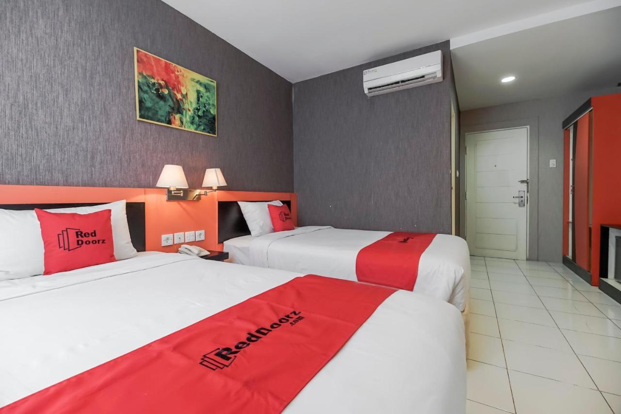 马卡萨 Reddoorz Premium Near Pantai Losari 2酒店 外观 照片