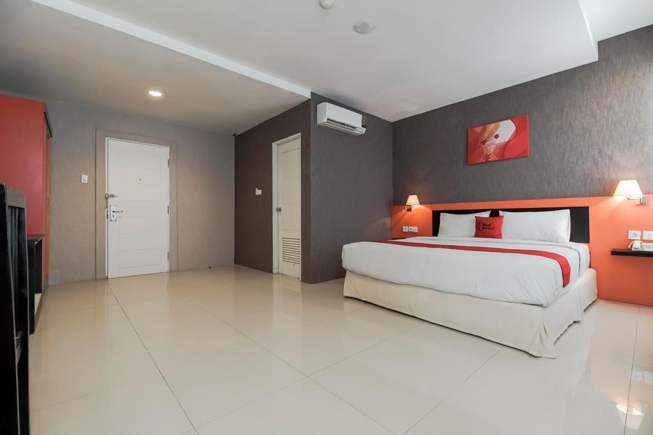 马卡萨 Reddoorz Premium Near Pantai Losari 2酒店 外观 照片