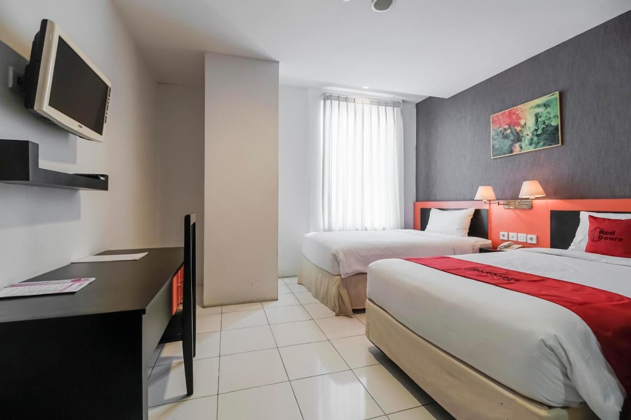 马卡萨 Reddoorz Premium Near Pantai Losari 2酒店 外观 照片